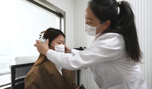 嘈杂环境下听不清，那你可能是这里出了问题